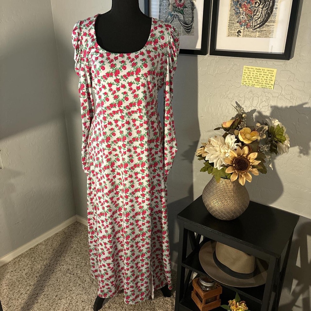Women’s White and Red Dress